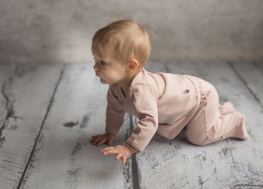 Nanaf Organic - Βρεφικό παντελόνι με κλειστά ποδαράκια Rose - Image 2